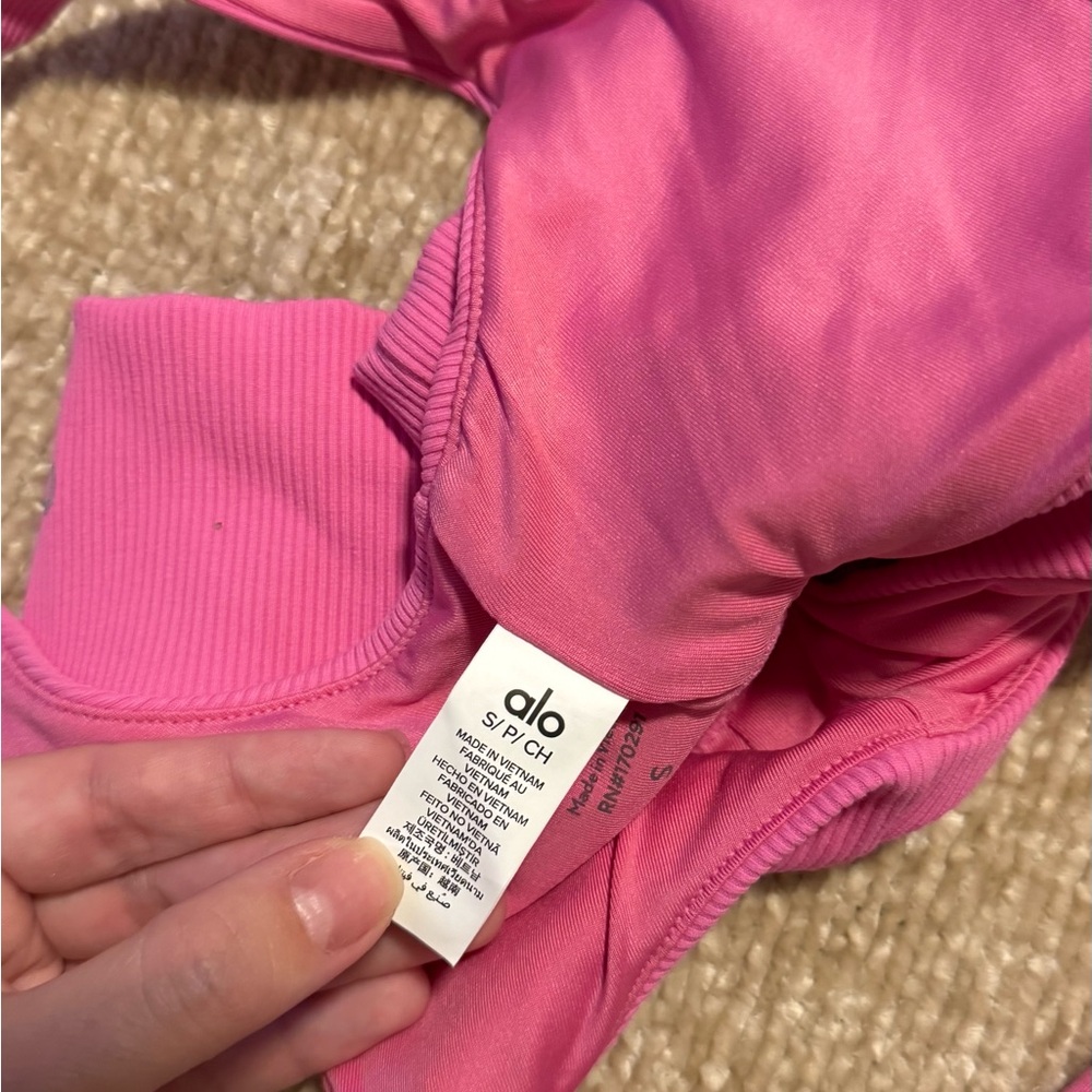 ALO Yoga Ribbed Hot Pink Sports top - Picture 4 of 4